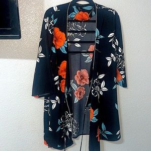 Forever 21 womans Floral Cardigan Kimono BlouseTop